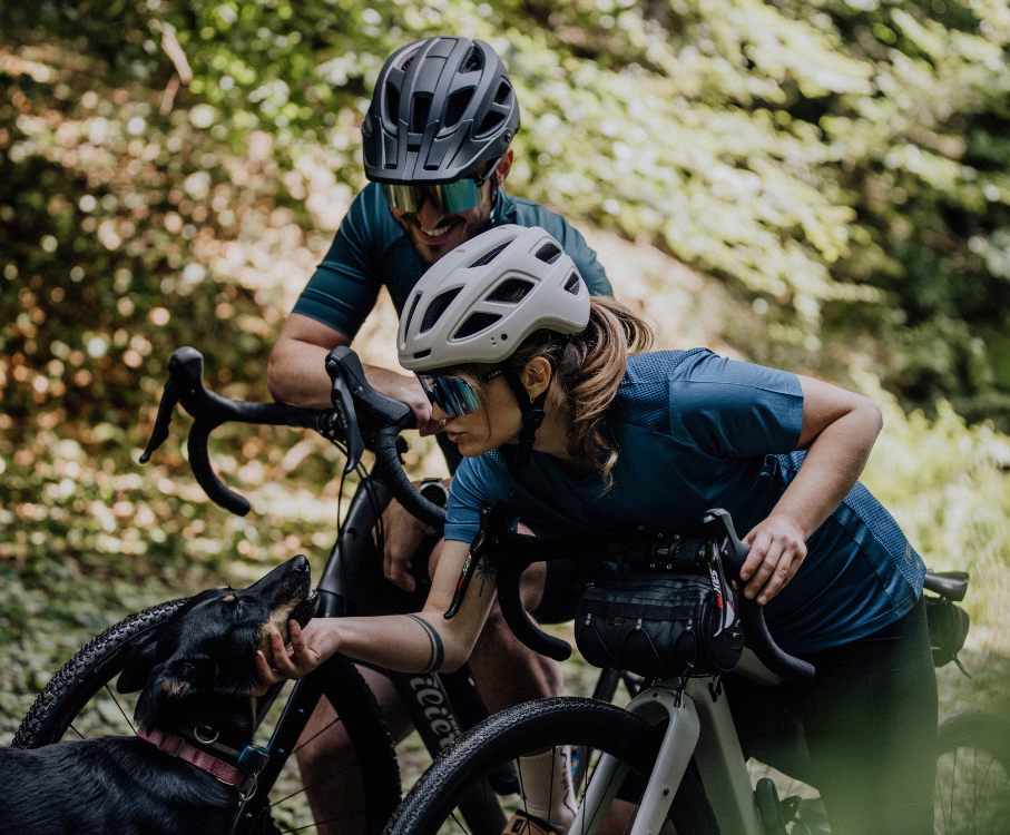 Tipy na letní výbavu, která ti zpříjemní jízdu v horkém počasí