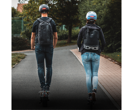 Přilba patří i do města